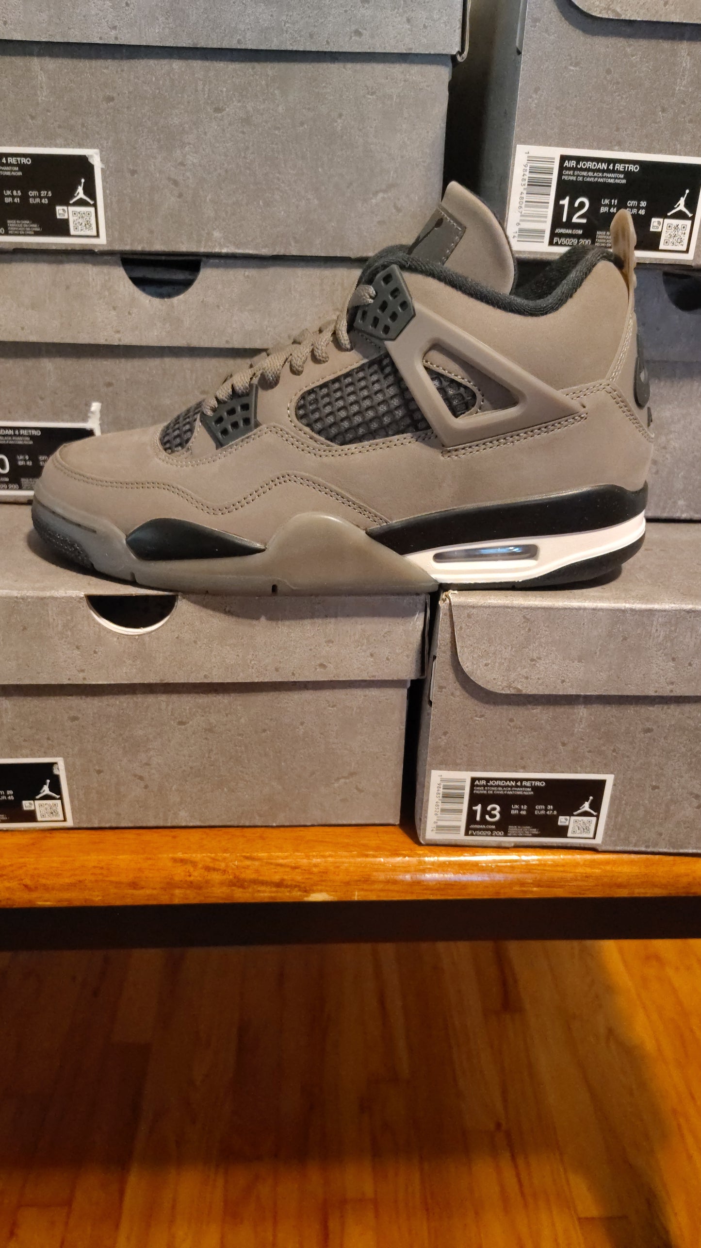(Unreleased) Jordan Retro 4 cave stone 2025